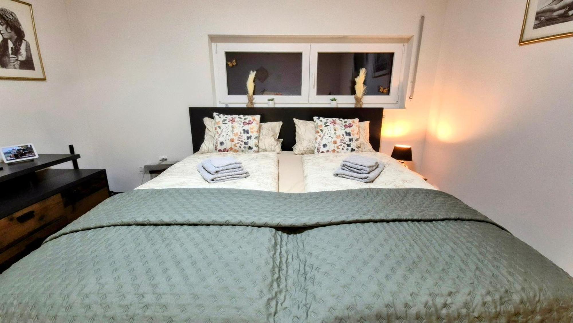 Serenity Vista Retreat Bnb Bescheid Exteriér fotografie